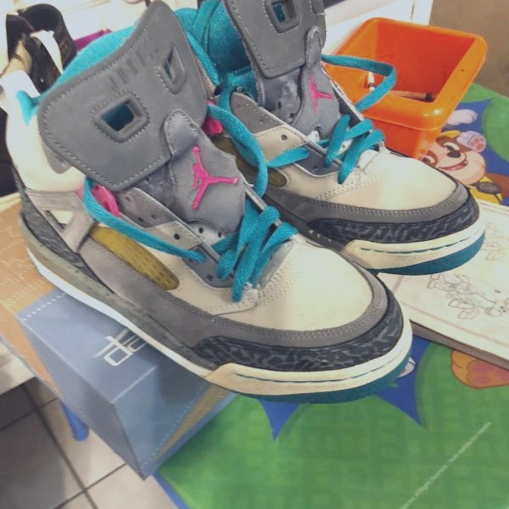 Women's 8.5 Jordans
